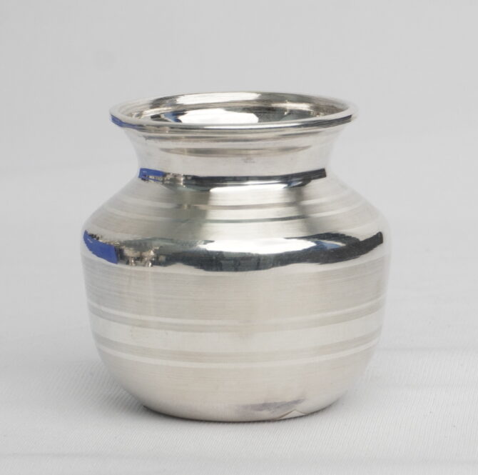 Lakshmi Nagas Sombu 307.800 G