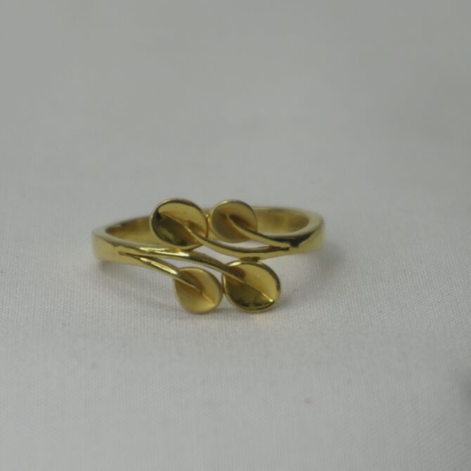 Radiant Twin Leaf Ring